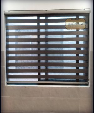 Rèm cầu vồng 231108