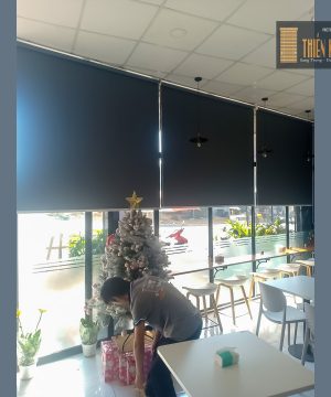 RÈM CUỐN TRƠN 240503