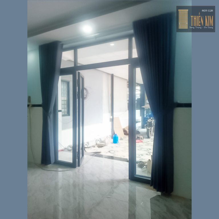 Rèm nhà phố 240504