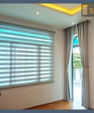 Alternative view of RÈM CẦU VỒNG VÀNG 240506-2