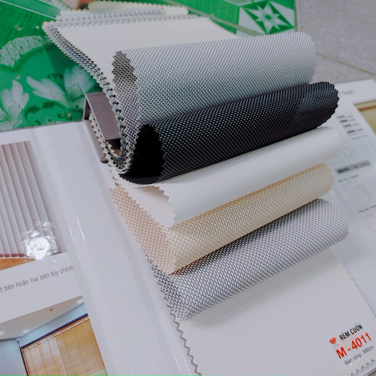 Rèm Cuốn Diamond Blinds