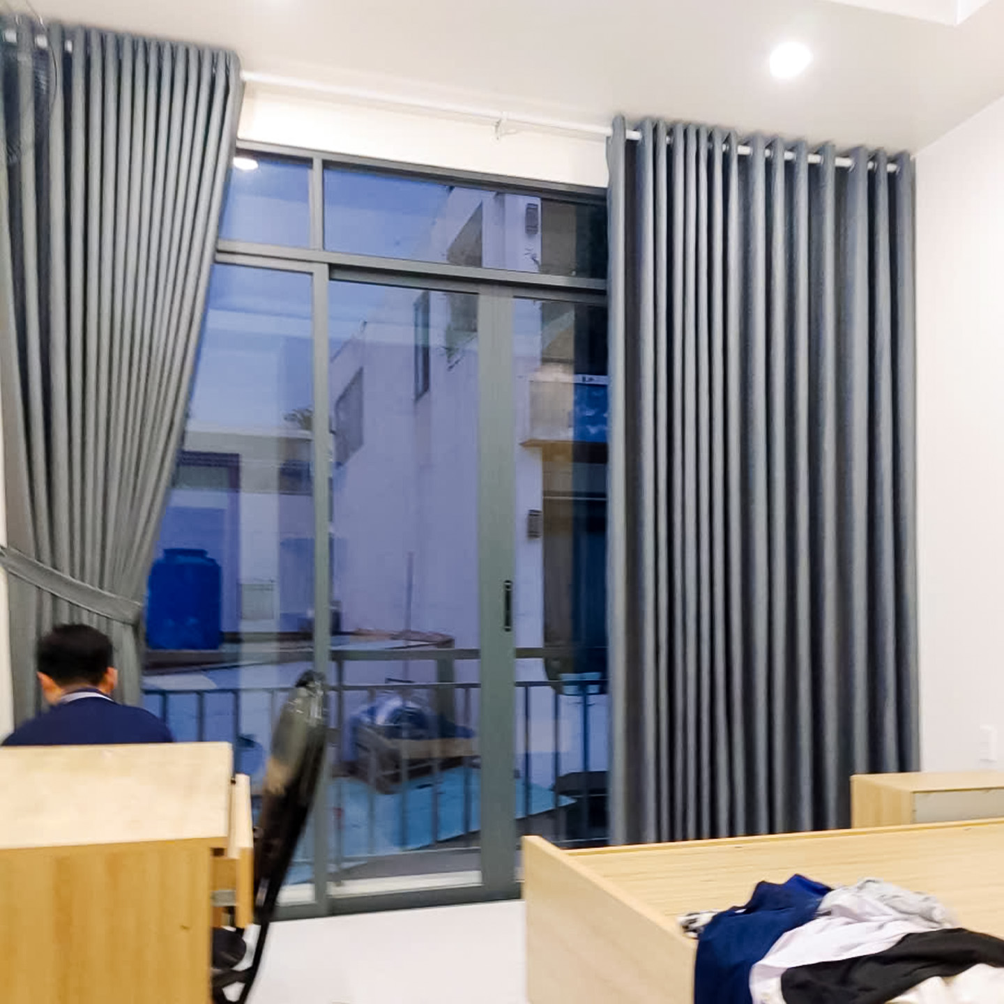 Rèm Cửa Màu Xám 1 Lớp Chống Nắng Hoàn Hảo tại Gò Vấp – Công Trình Nhà Phố Hiện Đại | Rèm Cửa Thiên Kim - Ảnh 6