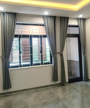 Rèm Cửa Màu Xám Ghi Hoa Văn Nổi Cản Sáng 95% – Công Trình Âm Trần Hiện Đại tại An Hội Đông, Gò Vấp | Rèm Cửa Thiên Kim