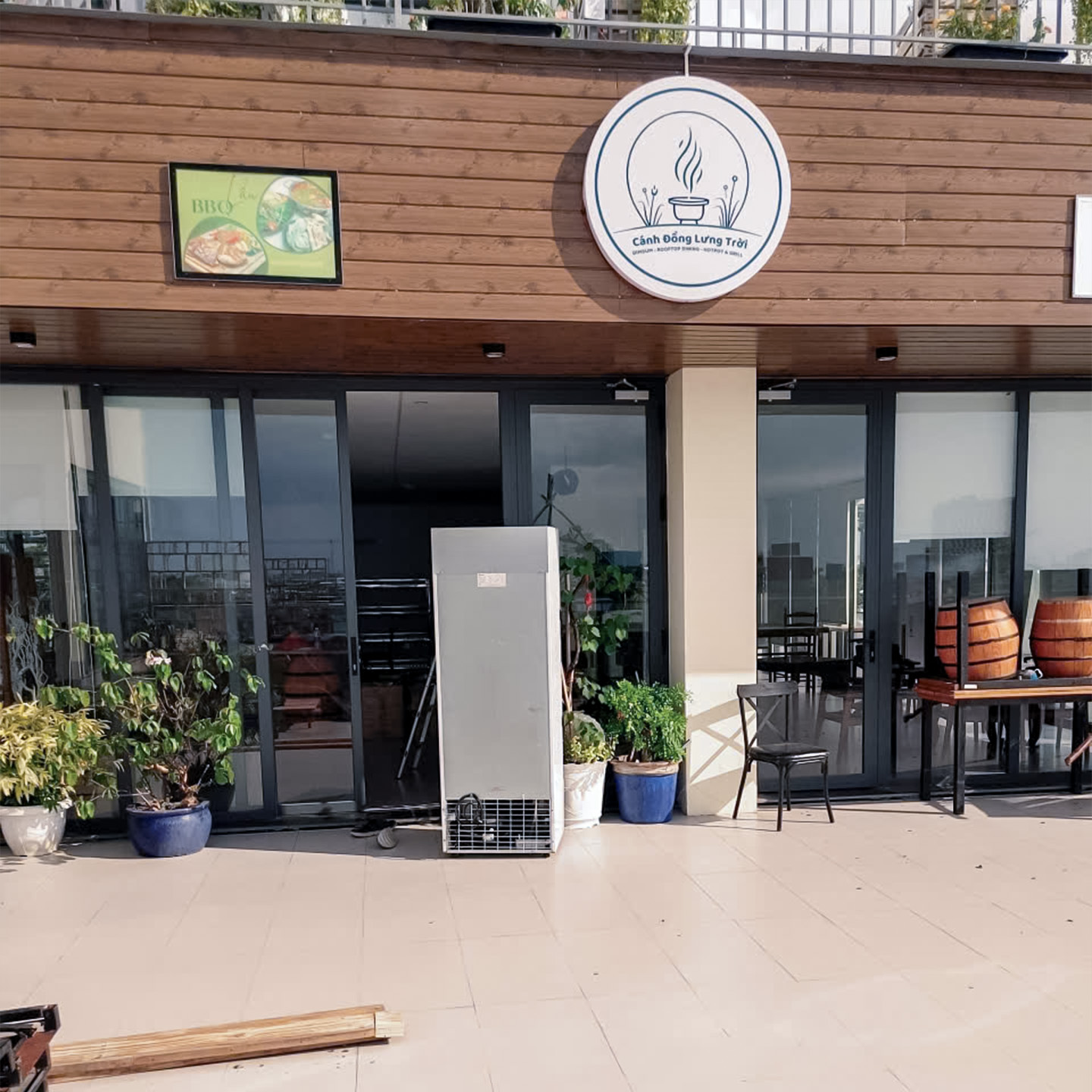 Thi Công Rèm Cuốn Trơn Tại Quán Cà Phê Cánh Đồng Lưng Trời Gò Vấp | Rèm Cửa Thiên Kim - Ảnh 23