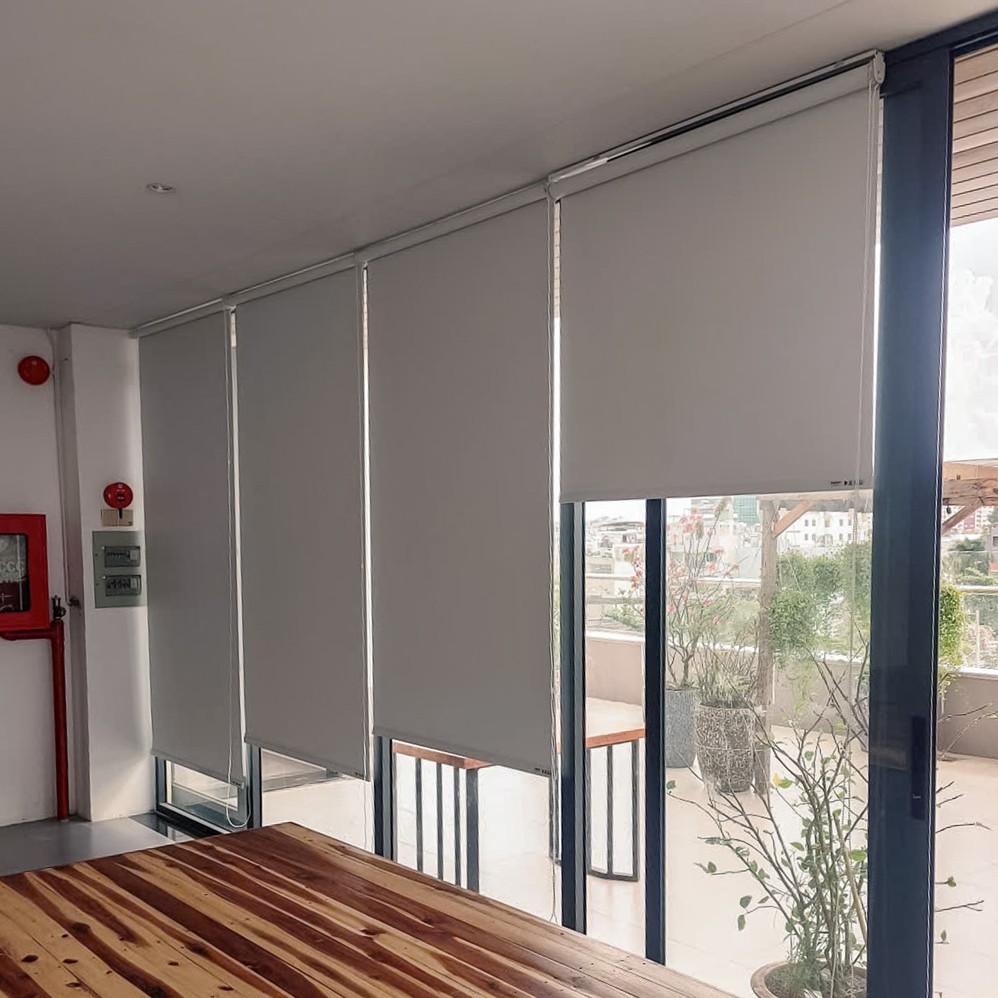Thi Công Rèm Cuốn Trơn Tại Quán Cà Phê Cánh Đồng Lưng Trời Gò Vấp | Rèm Cửa Thiên Kim - Ảnh 22