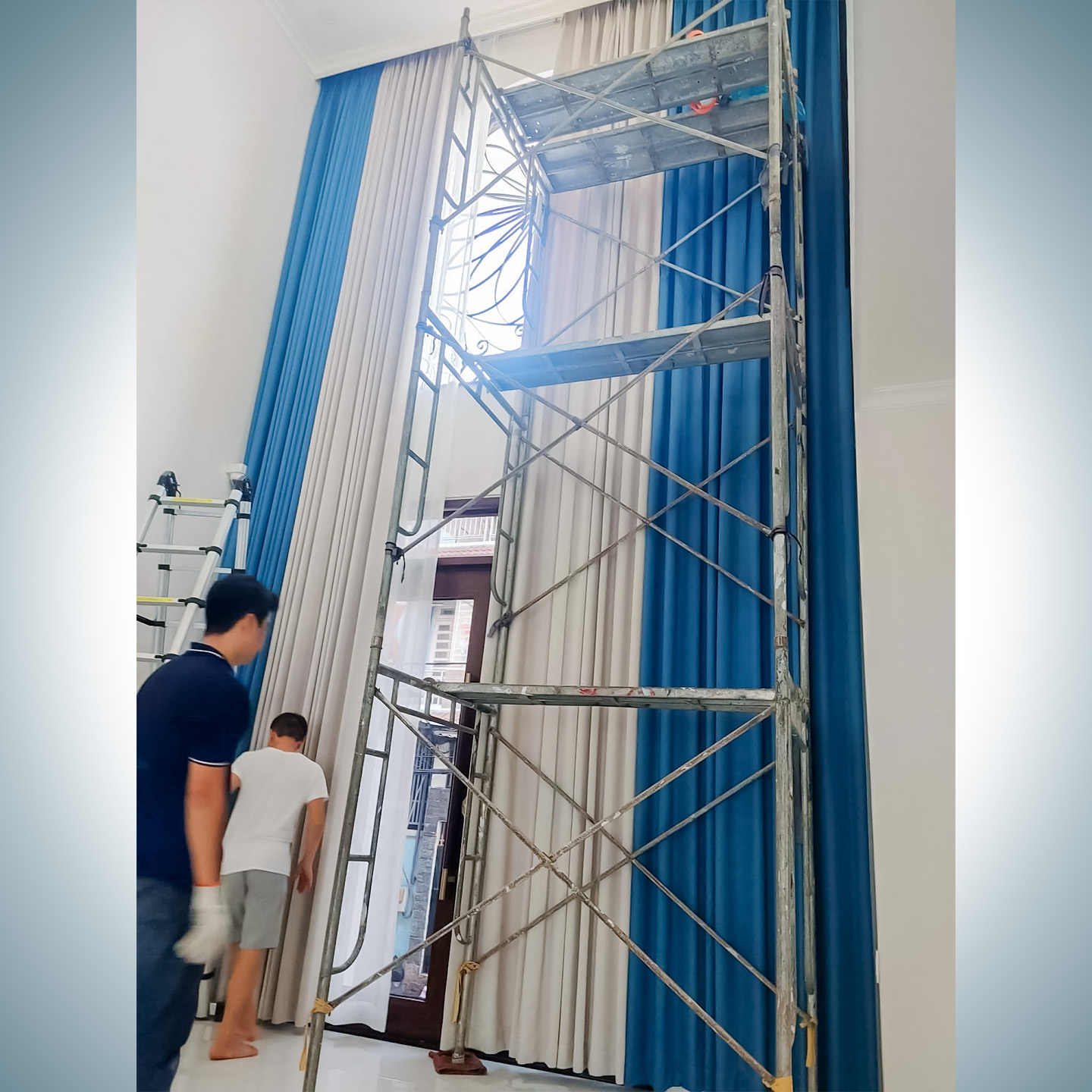 Thi Công Rèm Cửa Thông Tầng Phòng Khách Tại Lê Đức Thọ An Hội Tây | Rèm Cửa Thiên Kim - Ảnh 10